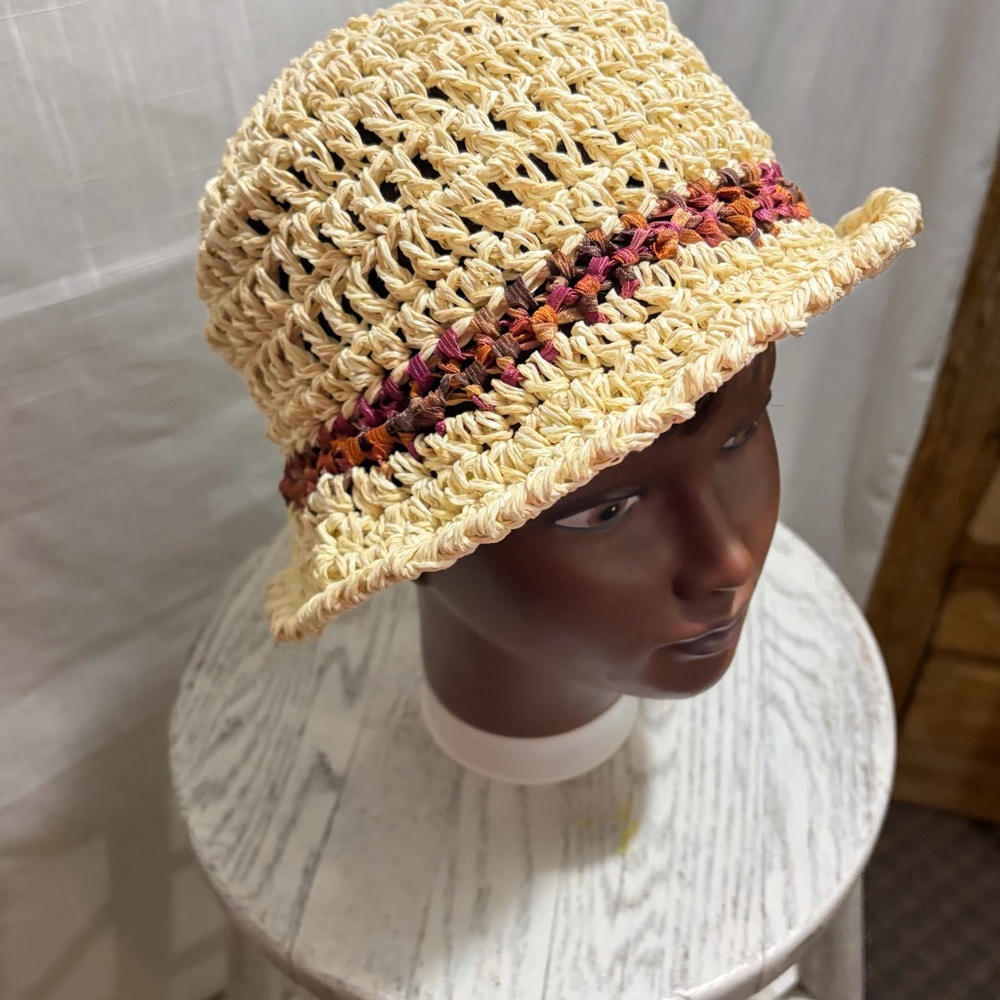 Crochet raffia hat